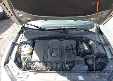 2012 Volkswagen Passat 2.5L S z USA, uszkodzony, nr VIN 1VWAP7A36CC032064